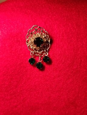Vintage Gold Filigree Pendant with Emerald Green Crystals